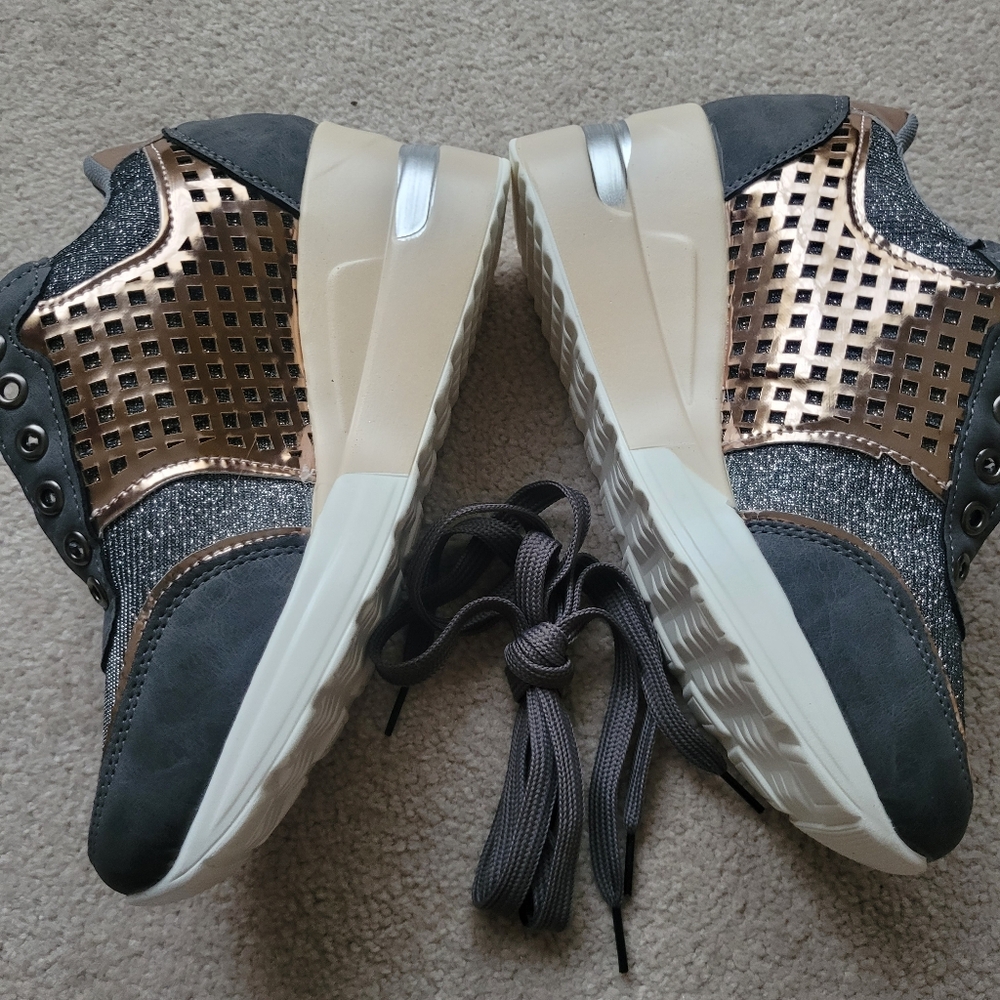 Platform Women's Gray and Gold Sneakers No Brand - Size 35 (US 5) - Picture 5 of 6